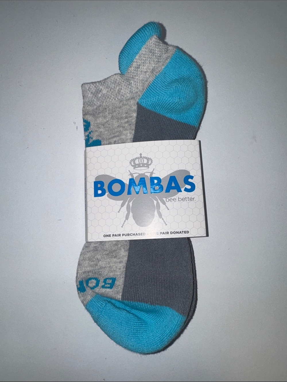 Bombas low cut Socks in Gray and Bright Blue